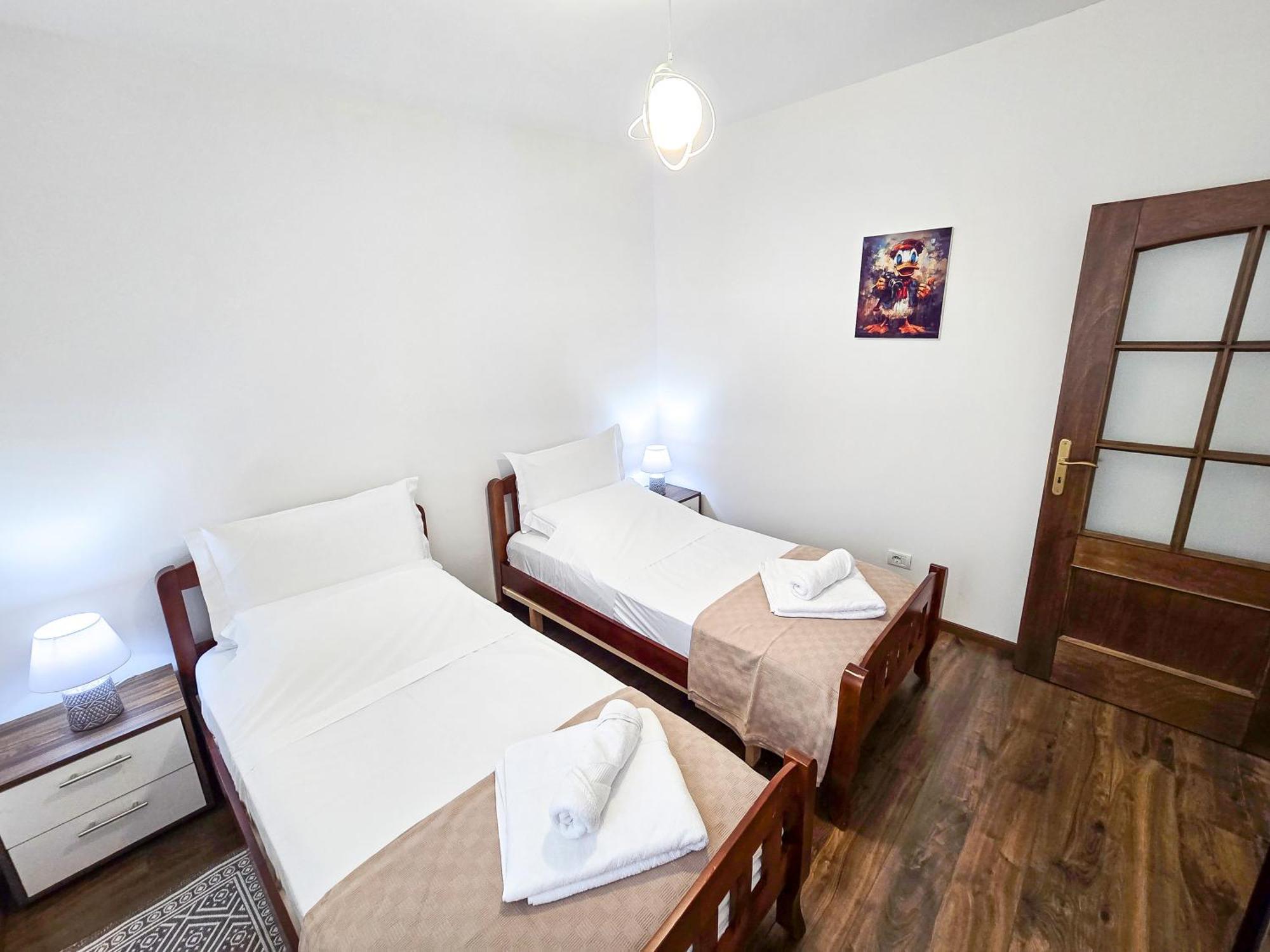 Lake Park 2Br Apartment Tiranë Luaran gambar
