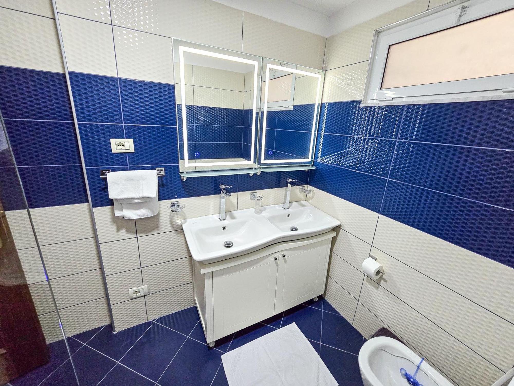 Lake Park 2Br Apartment Tiranë Luaran gambar